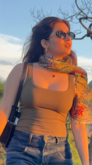 Vamakshi Magotra Instagram - Top @newme.asia
Bottoms @freakinsindia
Sunglasses @versace
Jewellery @urbanic_in
Bag @zara