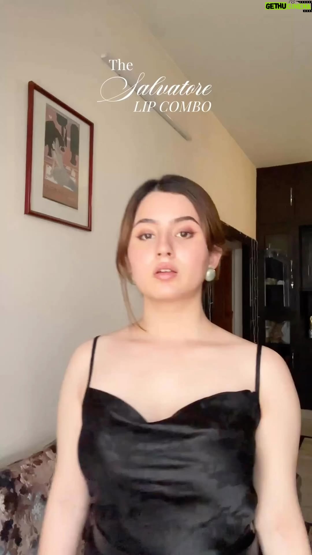 Vamakshi Magotra - 10.6K Likes - Comment “Link” for Product Links💖
Products used:
@anastasiabeverlyhills_india Lip Liner(Chai) 
@lorealparis Color Riche Matte Lipstick(129 I Lead) 
@lakmeindia Skin Dew Satin Lipstick (205 Pink Wine) 
@smashboxindia Liquid Lipstick ( Stepping Out)
.
.
#lipcombo