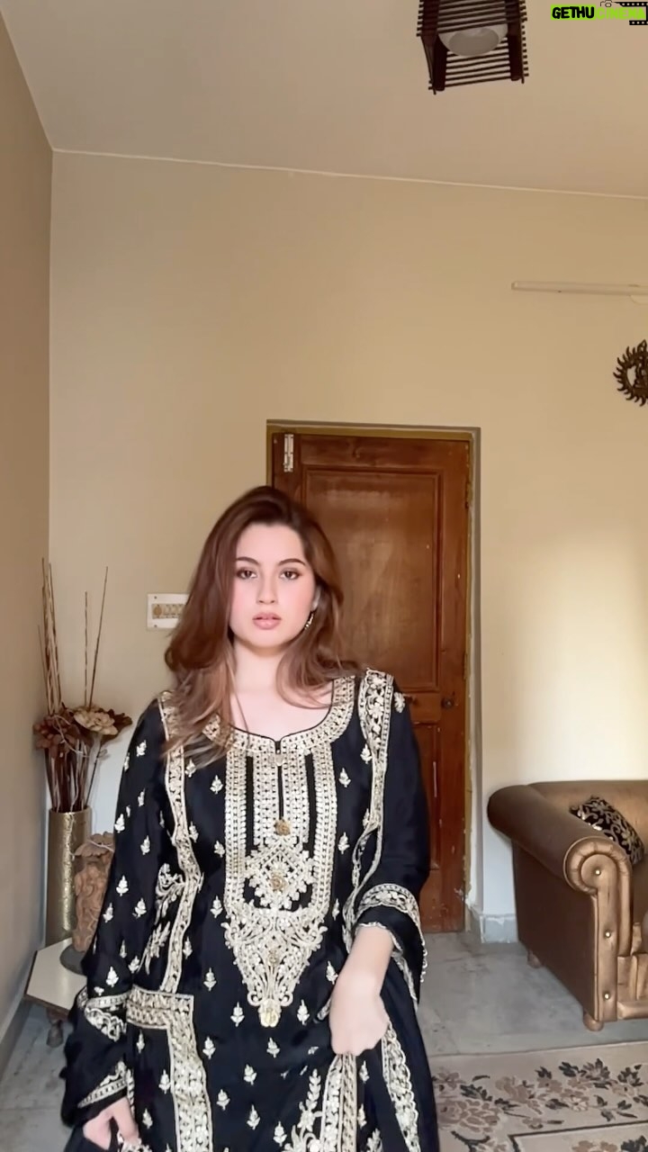Vamakshi Magotra - 54.2K Likes - Dil mei mere hai Dard e Disco