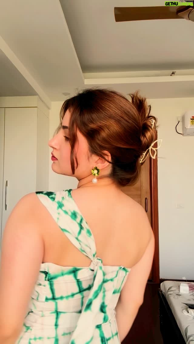 Vamakshi Magotra - 14.4K Likes - Fits Deets::::
1. @zara 
2. @newme.asia 
3. @urbanic_in 
4. Fc Road
5. @evierose.in 
6. Gifted
7. @zara 
8. @zara 
9. @evierose.in 
10. @urbanic_in