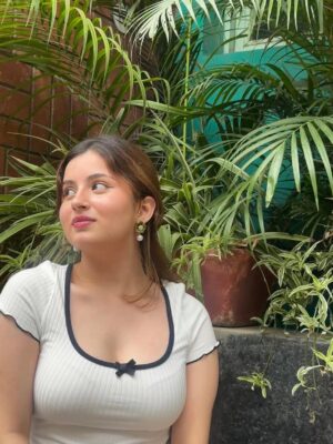 Vamakshi Magotra Instagram - Swipe to the third for the loml