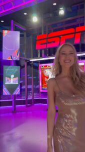 Actress Vanessa Huppenkothen HD Photos and Wallpapers September 2025