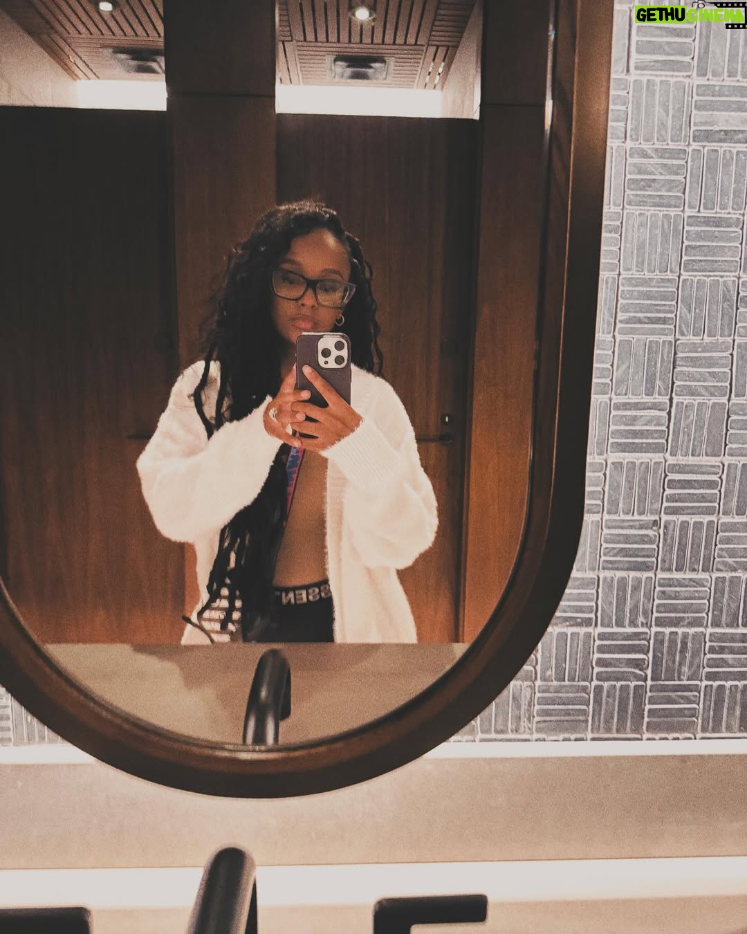 Vanessa Mdee - 137.5K Likes - August Dump 😊