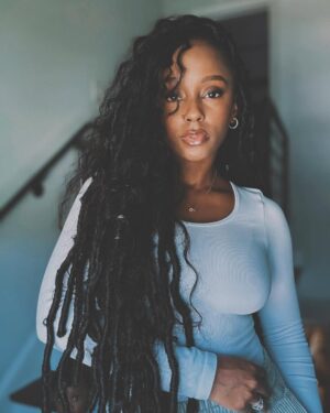 Vanessa Mdee Instagram - … Listen 🎧