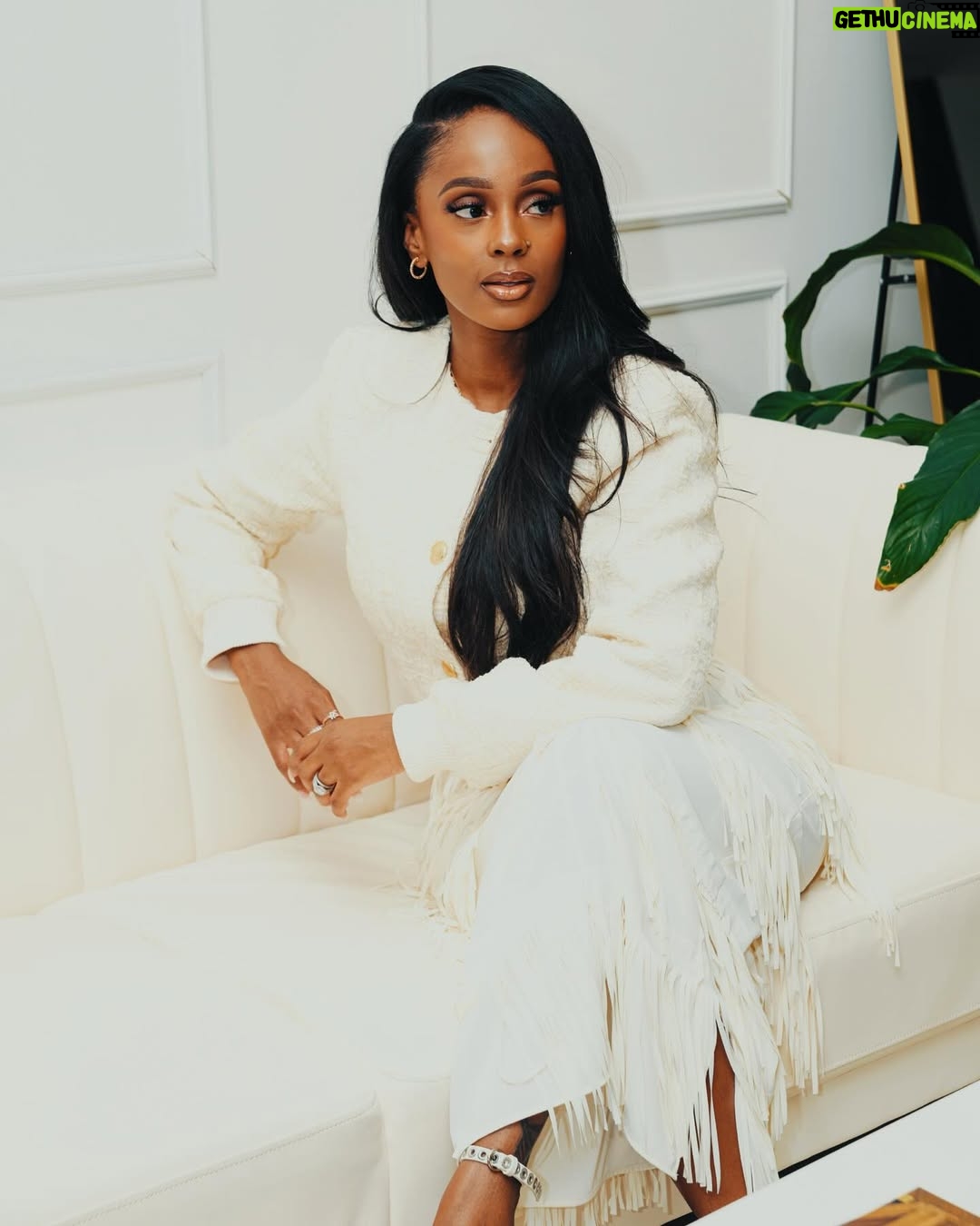 Vanessa Mdee - 119.2K Likes - Have you registered for the Better Women’s Christian Conference yet? 🌹www.betterwomenchristianconference.com
📸 @latishamariee