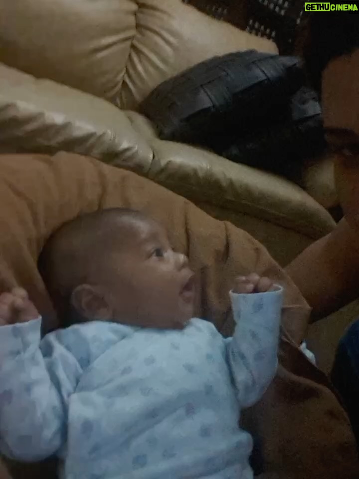 Vanessa Senior - 24.9K Likes - Si retrocedo mi vida 11 años atrás, solo llegó al momento en el que me llamaron y me dijeron “Vane, Yona está pariendo hoy” y sin mediar palabra corrí a esa clínica en San Bernardino. Solo con ganas de conocerte! 

Llegué nerviosa, posiblemente llegaba a hacer acto de presencia y no aparecería sino esporádicamente ! Pero apenas te sacaron de sala de parto la enfermera te puso por arte de magia frente a mi, y me enamoré. 

Tengo 11 años amándote @elmatiasmartinez10 y sé que mi sentimiento es inagotable! 

Ya estoy mayor, porque voy a seguir viendo tus videos y poniéndolos una y otra vez, mientras tú creces y seguro dices “Vanessa ya!!!” 

Hoy no estoy allí a tu lado! Pero créeme que mi celebración es auténtica y estoy orgullosa del hombrecito en el que te estás convirtiendo. 

Feliz cumpleaños hijo, te amo, Dios te bendiga!