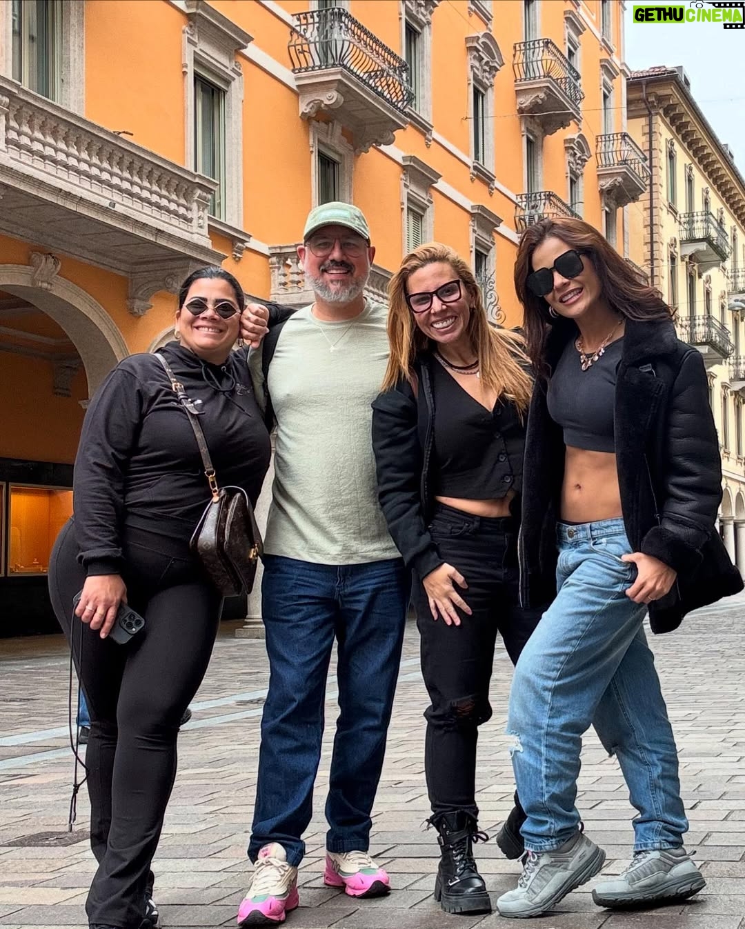 Vanessa Senior - 8.8K Likes - Estábamos aburridos, y fuimos a Suiza…. Normal! 

Ft. @alebis_gomez @milyosunamusic @elvisbriceno