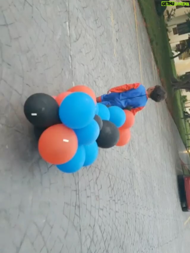Vanessa Senior - 24.9K Likes - Si retrocedo mi vida 11 años atrás, solo llegó al momento en el que me llamaron y me dijeron “Vane, Yona está pariendo hoy” y sin mediar palabra corrí a esa clínica en San Bernardino. Solo con ganas de conocerte! 

Llegué nerviosa, posiblemente llegaba a hacer acto de presencia y no aparecería sino esporádicamente ! Pero apenas te sacaron de sala de parto la enfermera te puso por arte de magia frente a mi, y me enamoré. 

Tengo 11 años amándote @elmatiasmartinez10 y sé que mi sentimiento es inagotable! 

Ya estoy mayor, porque voy a seguir viendo tus videos y poniéndolos una y otra vez, mientras tú creces y seguro dices “Vanessa ya!!!” 

Hoy no estoy allí a tu lado! Pero créeme que mi celebración es auténtica y estoy orgullosa del hombrecito en el que te estás convirtiendo. 

Feliz cumpleaños hijo, te amo, Dios te bendiga!