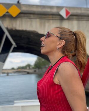 Vanessa Senior Instagram - Una tardecita relajada en Paris! Como para no salirme de mi humilde rutina.

#Paris