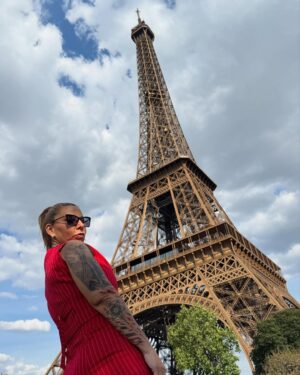 Vanessa Senior Instagram - Una tardecita relajada en Paris! Como para no salirme de mi humilde rutina.

#Paris