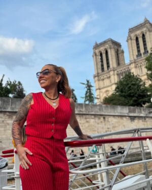 Vanessa Senior Instagram - Una tardecita relajada en Paris! Como para no salirme de mi humilde rutina.

#Paris