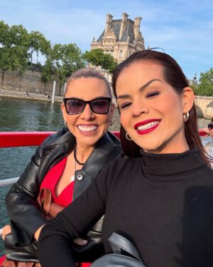 Vanessa Senior Instagram - Una tardecita relajada en Paris! Como para no salirme de mi humilde rutina.

#Paris
