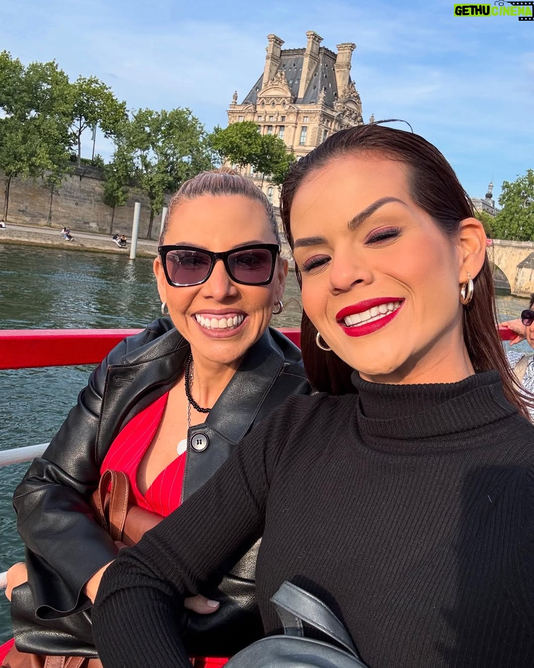 Vanessa Senior - 8.3K Likes - Una tardecita relajada en Paris! Como para no salirme de mi humilde rutina.

#Paris