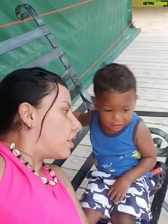 Vanessa Senior - 24.9K Likes - Si retrocedo mi vida 11 años atrás, solo llegó al momento en el que me llamaron y me dijeron “Vane, Yona está pariendo hoy” y sin mediar palabra corrí a esa clínica en San Bernardino. Solo con ganas de conocerte! 

Llegué nerviosa, posiblemente llegaba a hacer acto de presencia y no aparecería sino esporádicamente ! Pero apenas te sacaron de sala de parto la enfermera te puso por arte de magia frente a mi, y me enamoré. 

Tengo 11 años amándote @elmatiasmartinez10 y sé que mi sentimiento es inagotable! 

Ya estoy mayor, porque voy a seguir viendo tus videos y poniéndolos una y otra vez, mientras tú creces y seguro dices “Vanessa ya!!!” 

Hoy no estoy allí a tu lado! Pero créeme que mi celebración es auténtica y estoy orgullosa del hombrecito en el que te estás convirtiendo. 

Feliz cumpleaños hijo, te amo, Dios te bendiga!