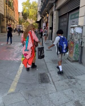 Vanessa Senior Instagram - En algún momento, sentada en algún avión, pasando por tanto en las relaciones sentimentales busqué en mi corazón algo que no me doliera, y cuando su carita vino a mi mente algo me dijo “Vane el amor no duele” , ese día entendí que el amor verdadero solo va de amar así como yo lo amo a él, lo amo sabiendo que no es mio, lo amo sabiendo que él sonríe cada vez que piensa en mí. 

Porque con él he aprendido a estar segura de quién soy para cada quien, y eso me da seguridad. 

Ya pronto estarás más alto, y yo procuraré brincar alto! 

Me hace feliz verlo feliz. 

Es amor! Punto.

Te amo @elmatiasmartinez10 infinitamente.