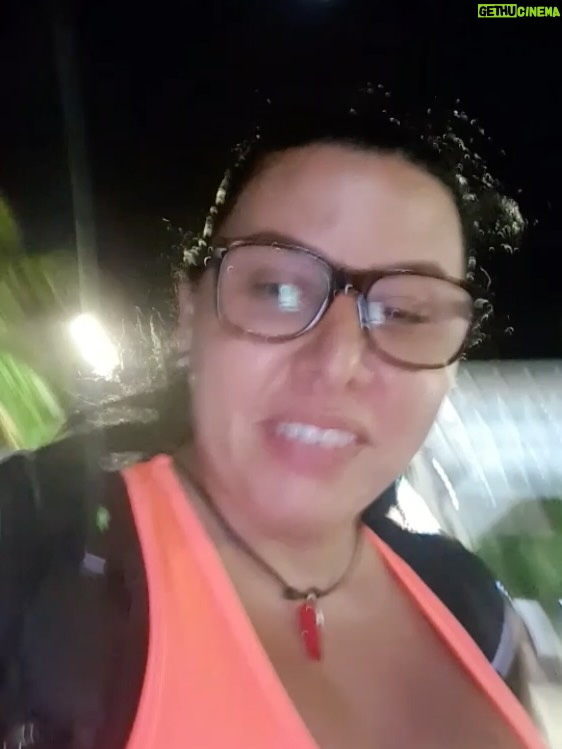 Vanessa Senior - 24.9K Likes - Si retrocedo mi vida 11 años atrás, solo llegó al momento en el que me llamaron y me dijeron “Vane, Yona está pariendo hoy” y sin mediar palabra corrí a esa clínica en San Bernardino. Solo con ganas de conocerte! 

Llegué nerviosa, posiblemente llegaba a hacer acto de presencia y no aparecería sino esporádicamente ! Pero apenas te sacaron de sala de parto la enfermera te puso por arte de magia frente a mi, y me enamoré. 

Tengo 11 años amándote @elmatiasmartinez10 y sé que mi sentimiento es inagotable! 

Ya estoy mayor, porque voy a seguir viendo tus videos y poniéndolos una y otra vez, mientras tú creces y seguro dices “Vanessa ya!!!” 

Hoy no estoy allí a tu lado! Pero créeme que mi celebración es auténtica y estoy orgullosa del hombrecito en el que te estás convirtiendo. 

Feliz cumpleaños hijo, te amo, Dios te bendiga!