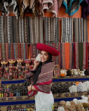 Vania Bludau Instagram - Unos dĆas de Cusco, siempre es mĆ”gico volver a esta ciudad. š¦āØš«¶š¼ (vean el Ćŗltimo video y descubran quiĆ©n me acompañó en el almuerzo š)