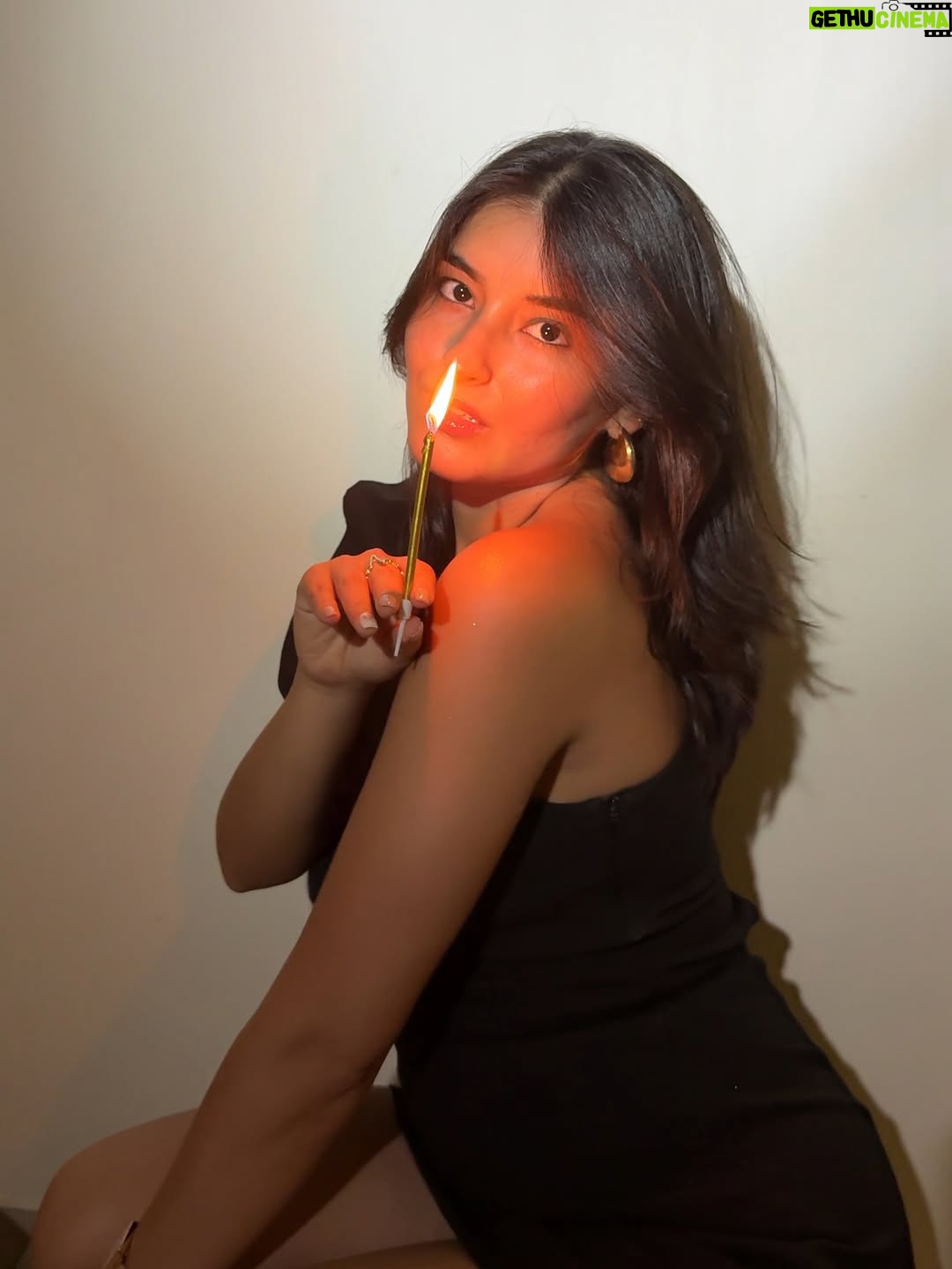 Vanshika - 4.6K Likes - A little bit of vintage, a little bit of sparkle. Birthday in full mood 🖤✨