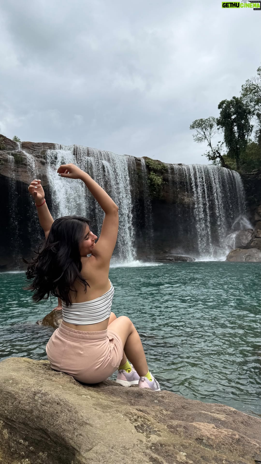 Vanshika - 6.3K Likes - Where every turn meets a new view 🌄 🌿

#meghalya#cherrapunji#waterfall#mountains#explore#reels