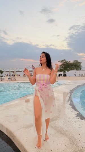 Vanshika Instagram - Walked straight out of a cotton candy cloud 🍬💗
Outfit: @nadi___nadi___
Jewellery: @shaheenandstudio