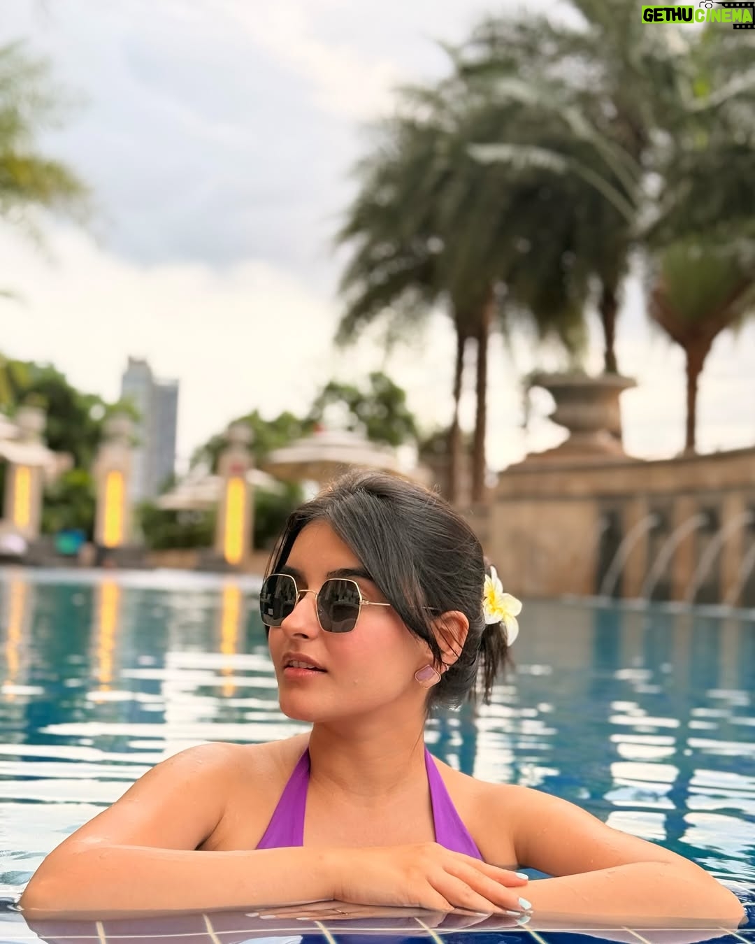 Vanshika - 9.4K Likes - Poolside state of mind 🌊