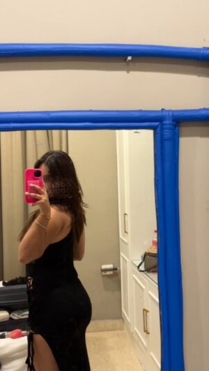 Vanya Nagpal Instagram - 🖤