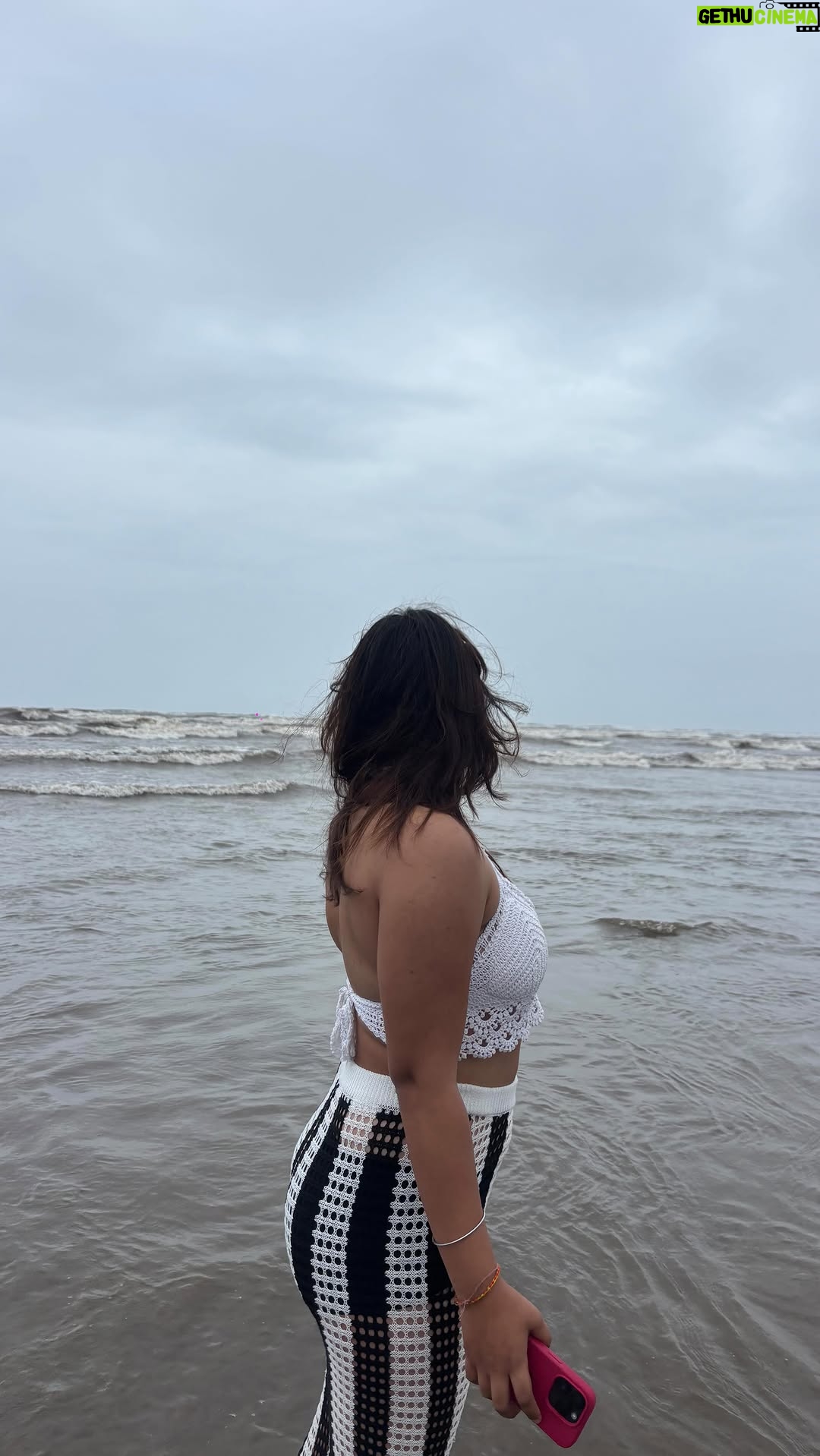 Vanya Nagpal - 15.7K Likes - Dayyy 3😮‍💨🏖️