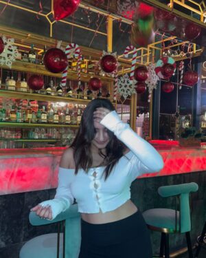 Vanya Nagpal Instagram - Satisfy your cravings in style🍭🤍