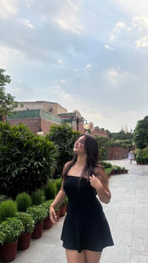 Vanya Nagpal Instagram - 🖤
