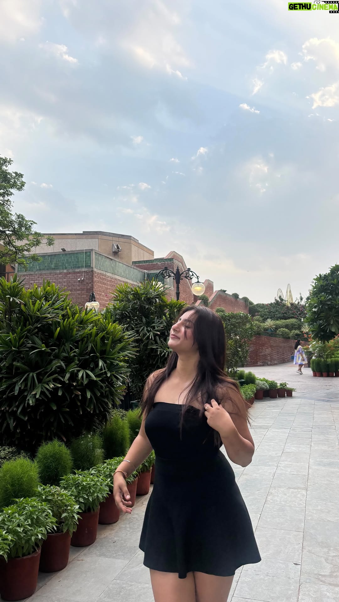 Vanya Nagpal - 9K Likes - 🖤