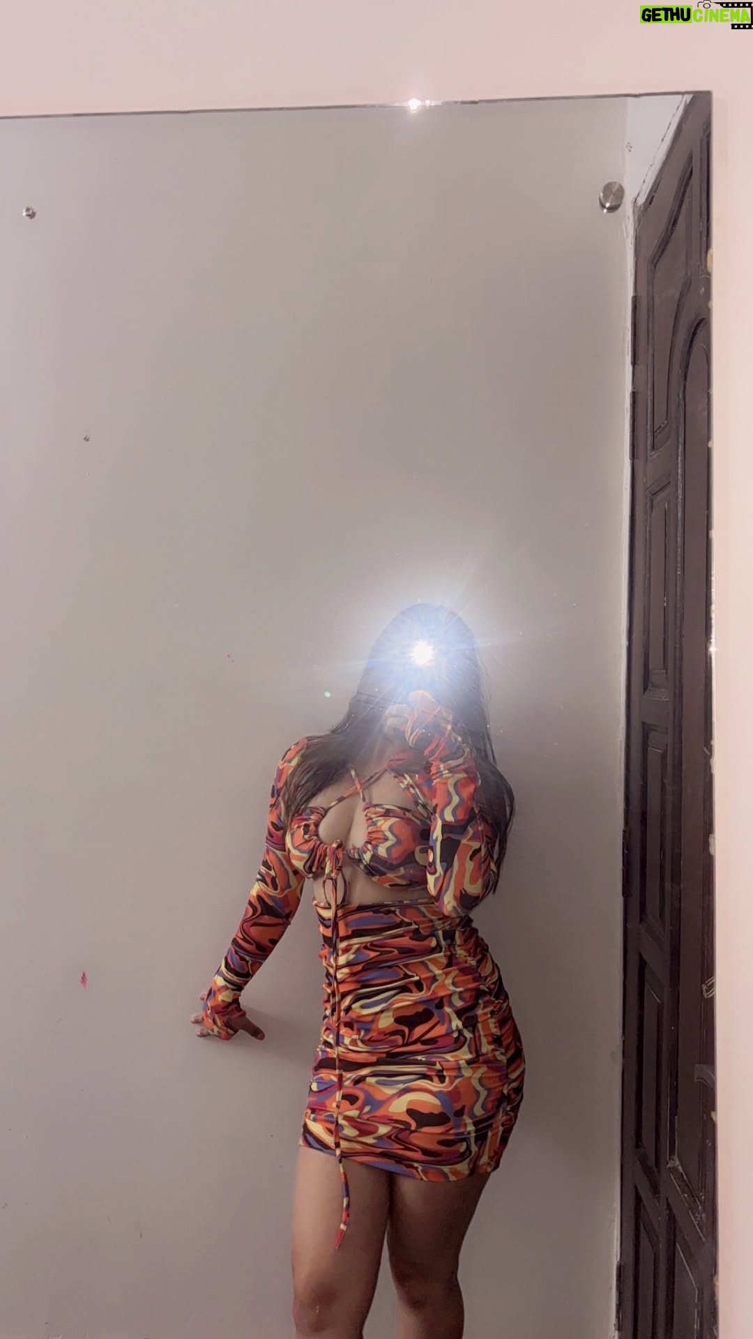 Vanya Nagpal - 38.1K Likes - 🤍🧡
