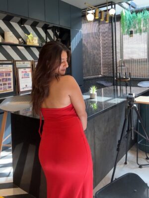 Vanya Nagpal Instagram - Red flag? Nah. Red velvet cake💁🏻♀️😋