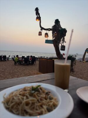 Vanya Nagpal Instagram - 🏖️dump🎈
Imissall of this alr😭