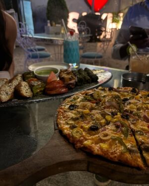 Vanya Nagpal Instagram - Feasting like there’s no tomorrow😋