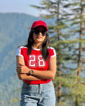 Varsha Panghal Instagram - व्यवहार में सुंदरता रखिए हर कोई
चेहरे पे नहीं मरता !♥️