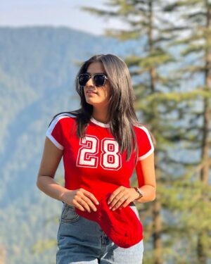 Varsha Panghal Instagram - व्यवहार में सुंदरता रखिए हर कोई
चेहरे पे नहीं मरता !♥️