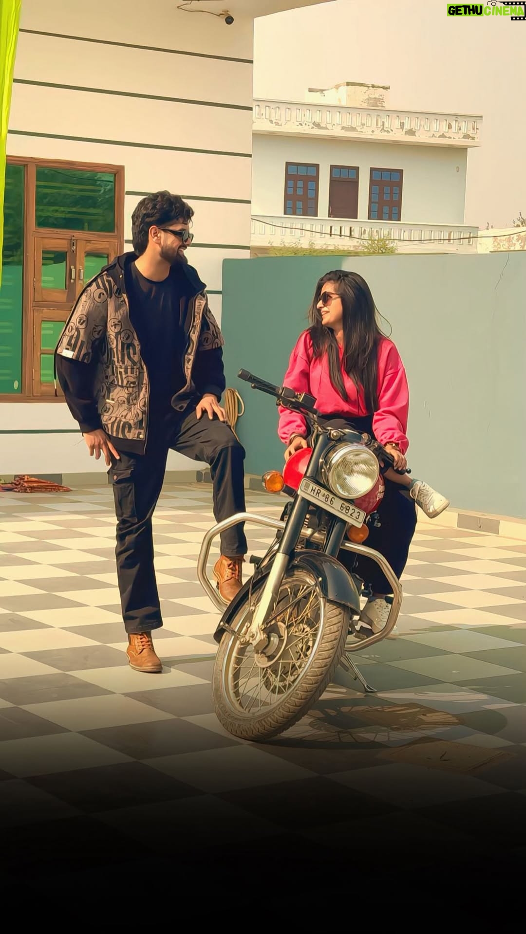 Varsha Panghal - 32.4K Likes - 🏍️🏍️🔥....

@ammy_chahar 
#bike #bullatelover❣️ #ammychahar #wearejat #yaarteraammychahar #trending #haryanarole #jaatsong #friendsforever❤️ #friendsedit