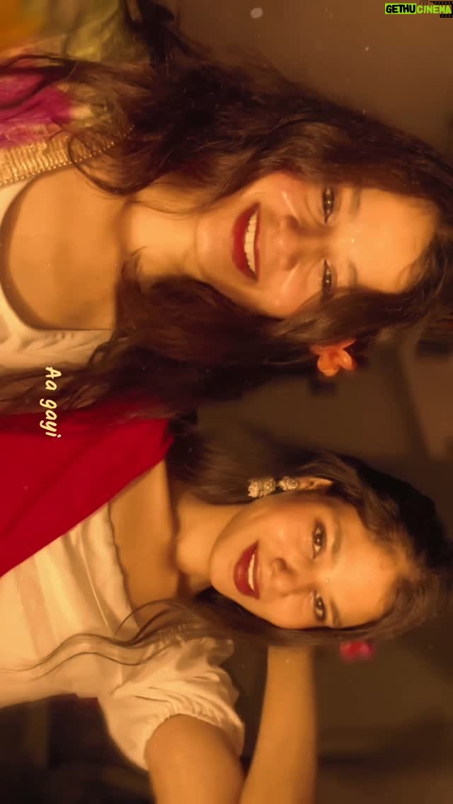 Varsha Sapna - 3 Likes - Main teri yaadon ke julfon me lagaye 🌺…… 
#instagram #instagood #attitude #expression #explorepage #reelkarofeelkaro #goviral #reelitfeelit #instamood