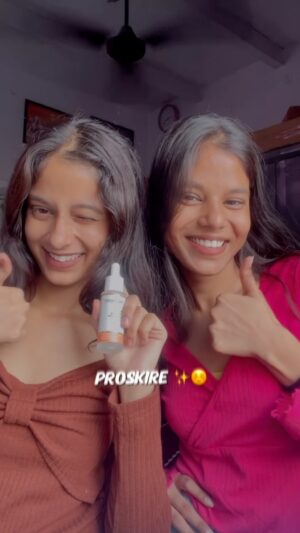 Varsha Sapna Instagram - From acne marks to glowing skin ✨ Just 3 days with #Proskire Niacinamide Serum 🌸
💧 Reduces pores
💧 Fades acne marks & spots
💧 Improves complexion
Clear skin = Happy me 💖
Have you tried it yet?

#Proskire #NiacinamideSerum #ClearSkinJourney #GlowingSkin #SkincareThatWorks #SkincareRoutine #IndianSkinCare #AcneMarks #SkinTransformation