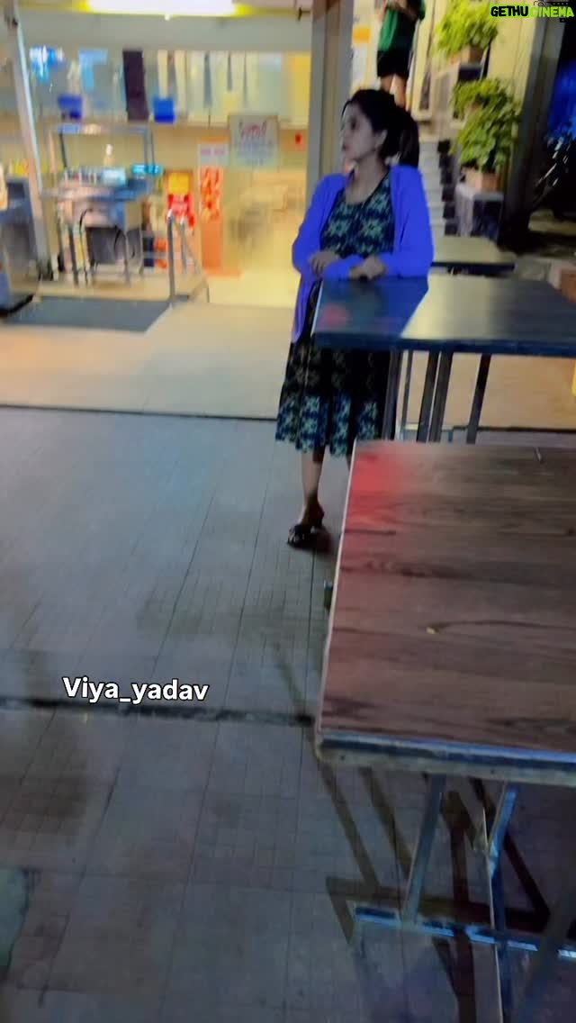 Varsha Yadav - 13K Likes - Mera bachha laar tapkayega apko achha lagega kya🤣🤣

#viyayadav #IndianMasala #india #allindia #Viral #comedy #ComedyReel #hindi 
 #FunnyVideo #Reel #mumbai #indore #Indori #delhi  #uttarpradesh #patipatninokjhok
