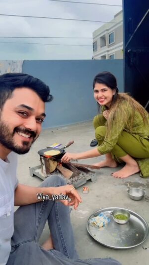 Varsha Yadav Instagram - Yummy yummy roti chatni ke sathš
#viyayadav #IndianMasala #india #allindia #Viral #comedy #ComedyReel #hindi
#FunnyVideo #Reel #mumbai #indore #Indori #delhi #uttarpradesh