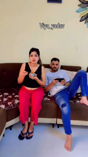 Varsha Yadav Instagram - Baat to sahi hai š¤£š¤£š¤£
#viyayadav #IndianMasala #india #allindia #Viral #comedy #ComedyReel #hindi
#FunnyVideo #Reel #mumbai #indore #Indori #delhi #uttarpradesh