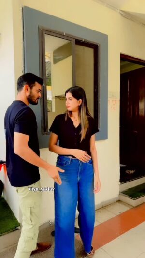 Varsha Yadav Instagram - Aaj to bhukhe hi reh gyeš¤£š¤£
#viyayadav #IndianMasala #india #allindia #Viral #comedy #ComedyReel #hindi
#FunnyVideo #Reel #mumbai #indore #Indori #delhi #uttarpradesh