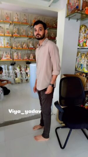 Varsha Yadav Instagram - In logo ke pass ladne ke kitne bhane rehte hai yaar š³
#viyayadav #IndianMasala #india #allindia #Viral #comedy #ComedyReel #hindi
#FunnyVideo #Reel #mumbai #indore #Indori #delhi #uttarpradesh
