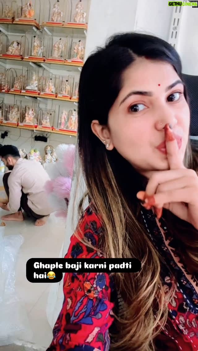 Varsha Yadav - 4.8K Likes - 🤣🤣🤣

funny #Comedy #Viral #HusbandWifeNoJob