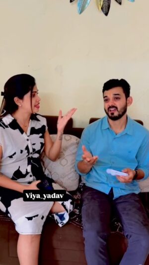 Varsha Yadav Instagram - Ab kaam wali se bhi chakkar chlaoge š”
#viyayadav #IndianMasala #india #allindia #Viral #comedy #ComedyReel #hindi
#FunnyVideo #Reel #mumbai #indore #Indori #delhi #uttarpradesh