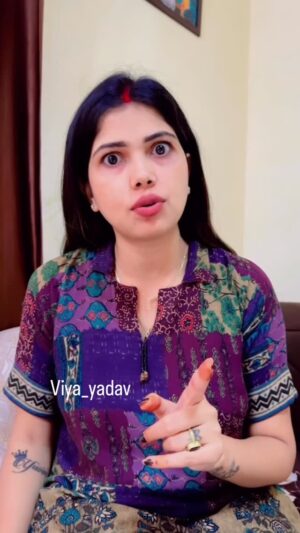 Varsha Yadav Instagram - š¤£š¤£š¤£
#viyayadav #IndianMasala #india #allindia #Viral #comedy #ComedyReel #hindi
#FunnyVideo #Reel #mumbai #indore #Indori #delhi #uttarpradesh #patipatninokjhok