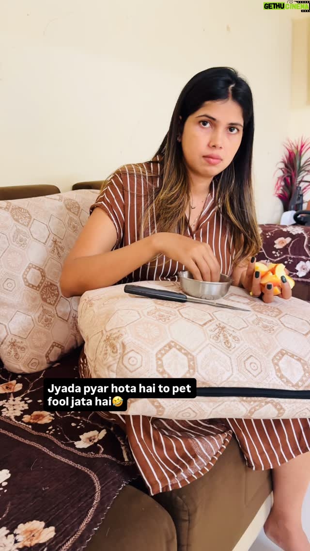 Varsha Yadav - 18.3K Likes - 🤣🤣🤣

#viyayadav #IndianMasala #india #allindia #Viral #comedy #ComedyReel #hindi 
 #FunnyVideo #Reel #mumbai #indore #Indori #delhi  #uttarpradesh #patipatninokjhok