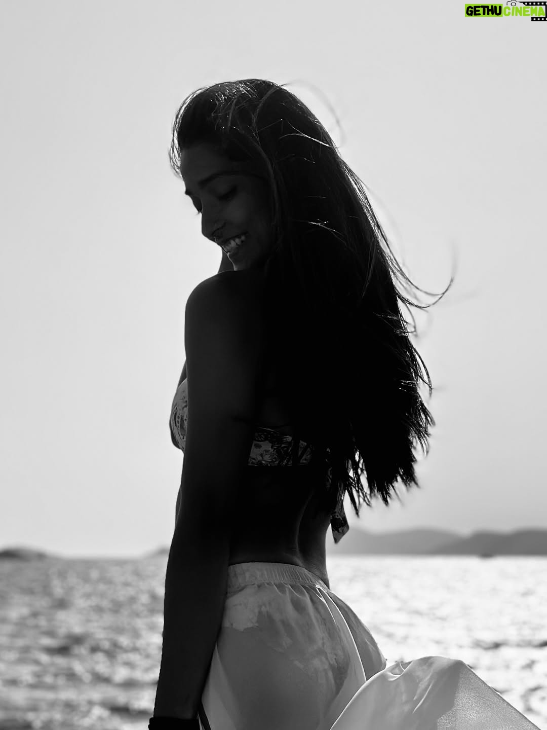 Vartika Jha - 67.2K Likes - 