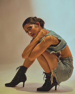Vartika Jha Instagram - Captured by @swapnil_kore_photography ❤️
Thank you
